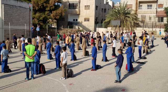 صناعة الأردن تؤكد قدرة المصانع على تلبية احتياجات المدارس الخاصة بالزي