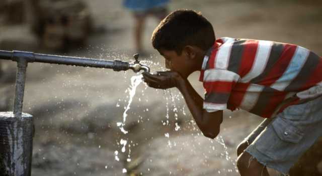 مراسل رؤيا: قوات الاحتلال تقطع الماء عن قطاع غزة