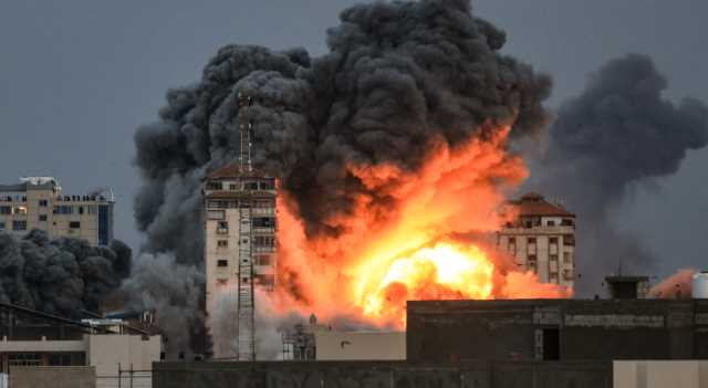 داخلية غزة: شهداء وإصابات جراء استهداف شقة في برج فلسطين في دير البلح