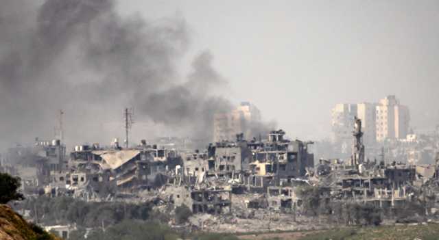 طائرات الاحتلال تقصف مكاتب صحفية في مدينة غزة