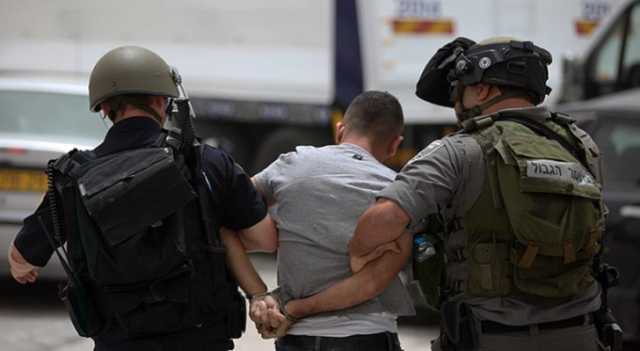 الاحتلال يعتقل 70 فلسطينيا في الضفة الغربية
