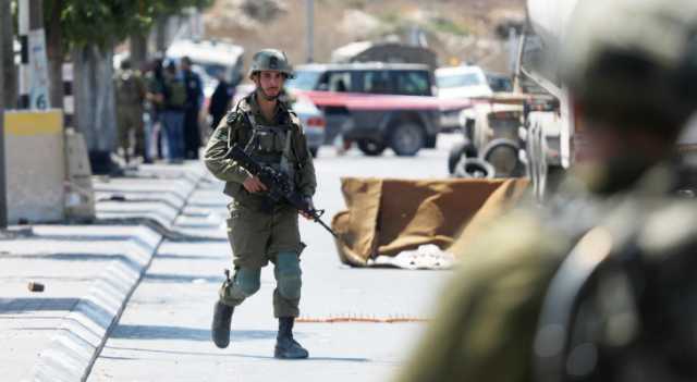 قوات الاحتلال تطلق النار على فلسطيني بزعم تنفيذ عملية طعن