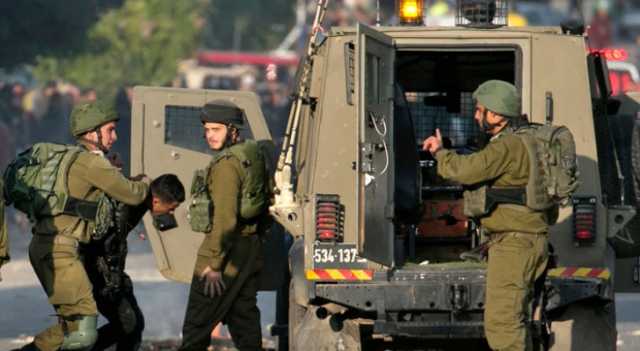 الاحتلال يعتقل 55 فلسطينيا في الضفة الغربية