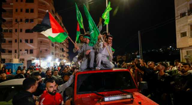 رسميا.. 39 أسيرا فلسطينيا يتنفسون الحرية في ثاني أيام التبادل