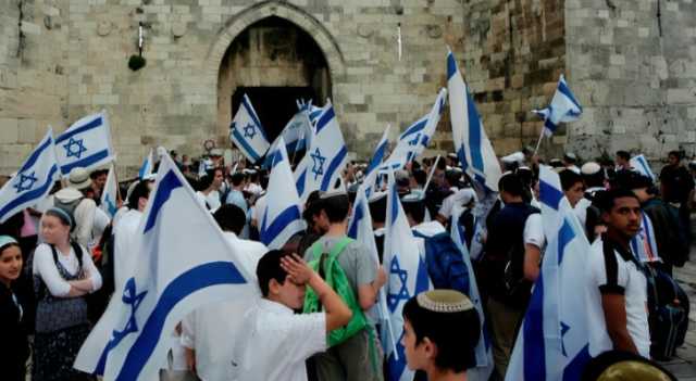 وزير الأوقاف يحذر من سماح شرطة الاحتلال بتنفيذ مسيرة للمستوطنين في القدس