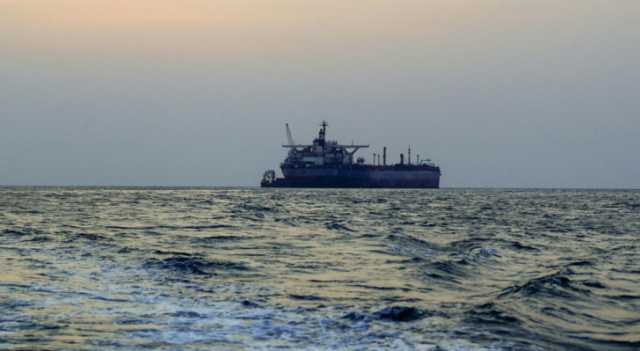 أ ف ب : الحوثيون يهاجمون سفينة في البحر الأحمر