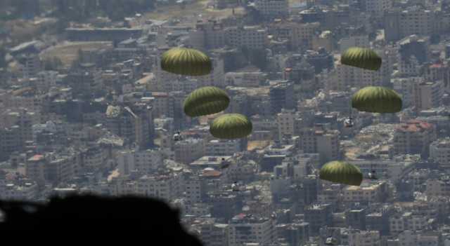 الجيش العربي ينفذ 10 إنزالات جوية على شمال غزة بمشاركة دولية