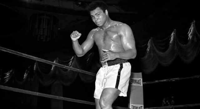 سروال الملاكم الأسطوري محمد علي يُعرض في المزاد بقيمة تتجاوز الملايين
