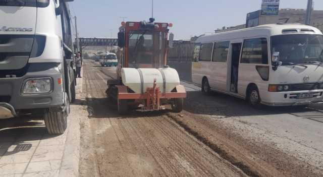 الأشغال العامة: بدء تنفيذ أعمال صيانة لطريق عمان جرش