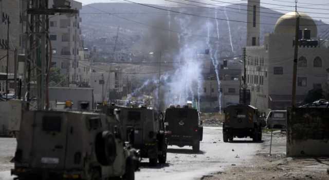 قوات الاحتلال تقتحم مدن في الضفة وطيران الاستطلاع يحلق بأجواء جنين 