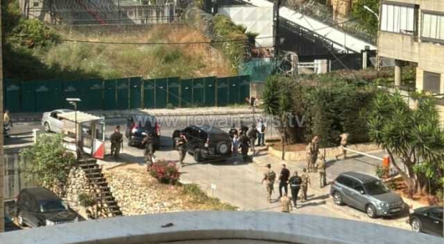 مراسلة رؤيا: إطلاق نار على السفارة الأمريكية في عوكر في لبنان وإصابة مطلق النار