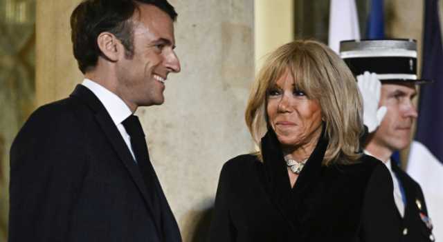 فرنسا تحاكم امرأتين ادعيتا أن زوجة ماكرون متحولة
