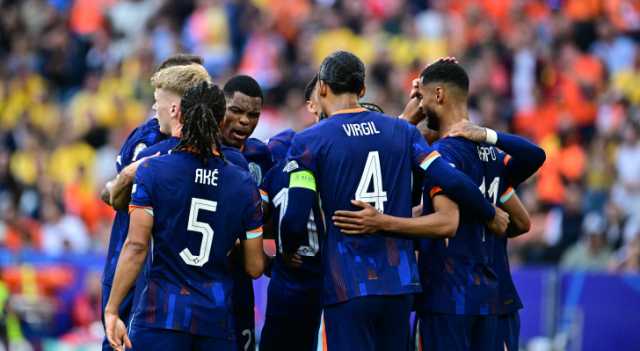 هولندا تبلغ ربع النهائي بعد فوزها على رومانيا بثلاثية نظيفة