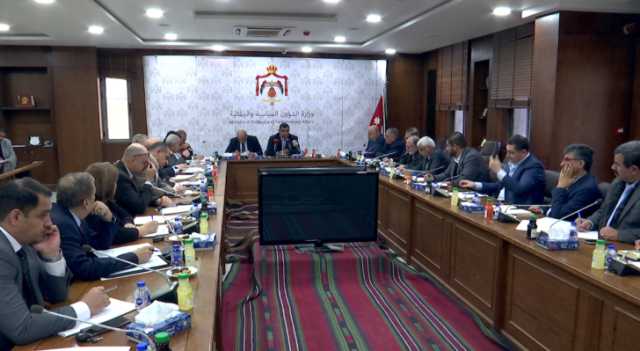 الحكومة تثمن دور الأحزاب في دعم موقف الأردن الرسمي بما يتعلق بالعدوان على غزة