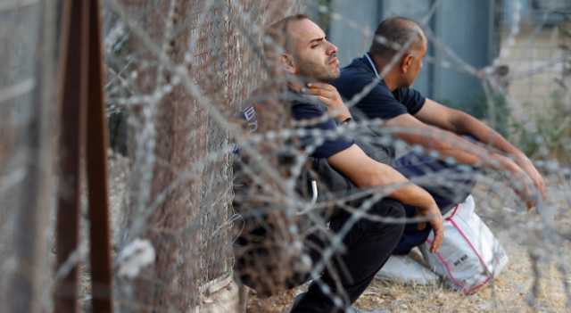 الاحتلال يدرس إستقدام العمال الفلسطينيين الذين تزيد أعمارهم عن 45 عاما
