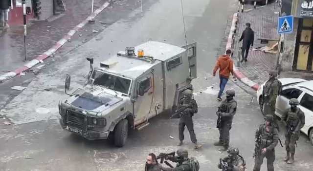 مواجهات خلال اقتحام قوات الاحتلال منطقة دورا في الخليل