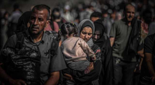 مجددا.. فلسطينيون ينزحون من محيط مستشفى ناصر بغزة