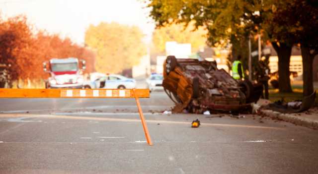 حادث انقلاب مركبة بطريقة غريبة في عمان