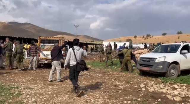 مستوطنون مسلحون يهاجمون قرية العوجا في أريحا