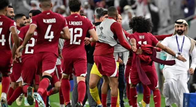 مشاحنات وعراك بين لاعبي المنتخبين القطري والإيراني بعد نهاية المباراة 