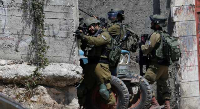 مواجهات خلال اقتحام قوات الاحتلال دورا في الخليل