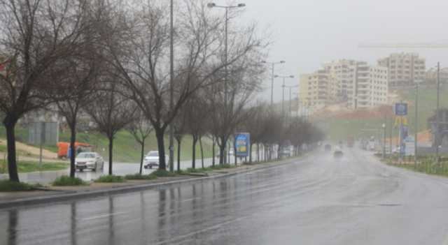 أمطار متفاوتة الغزارة مصحوبة بالبرق والرعد تؤثر على مناطق في الأردن