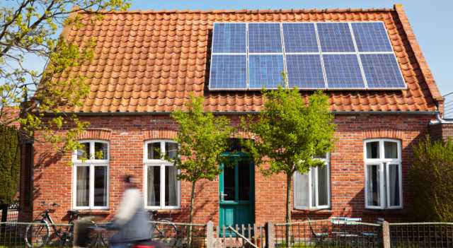 الطاقة: إقبال متزايد على برنامج تركيب أنظمة الخلايا الشمسية للقطاع المنزلي