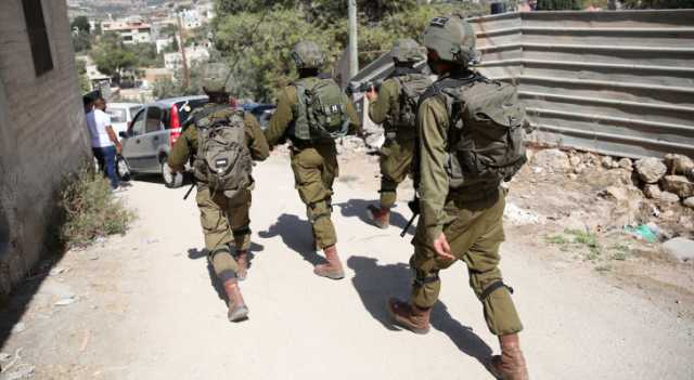 قوات الاحتلال تعتقل الرئيس السابق لجامعة القدس بزعم أن أرضه بالخليل تقع بمنطقة عسكرية
