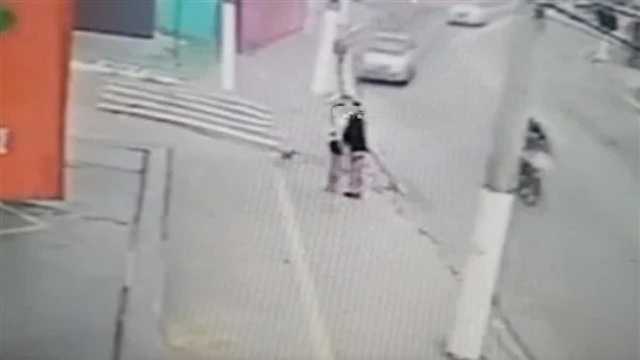 وفاة شاب وإصابة فتاة أثناء تبادلهما القبلات في البرازيل .. فيديو