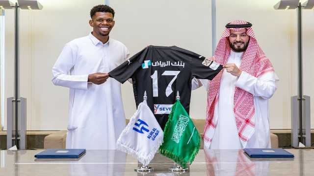 الهلال يتعاقد رسميا مع الربيعي