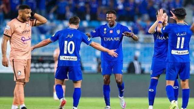 حكم مباراة الهلال والرائد