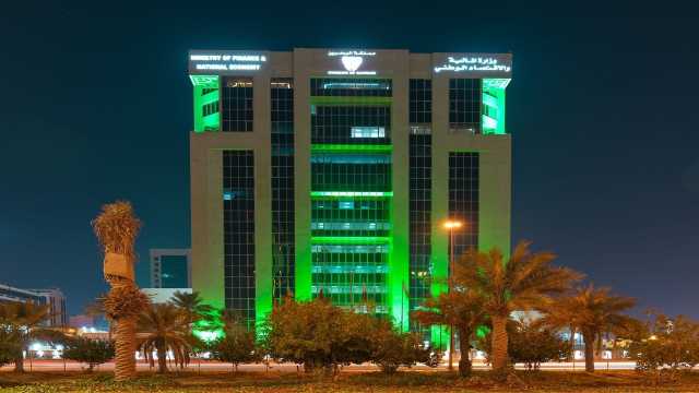 مباني البحرين تتوشح باللون الأخضر احتفاءً باليوم الوطني الـ93 ..صور