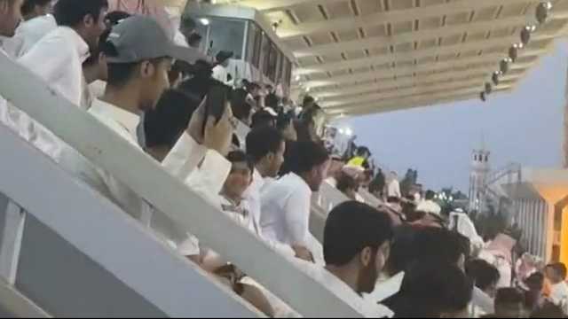 جماهير الطائي تهتف باسم ميسي أمام النصر..فيديو