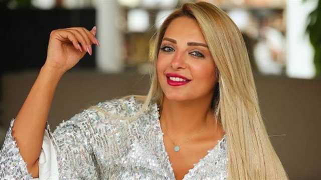 مي حلمي تسخر من المريسل بشأن انتقال صلاح .. فيديو