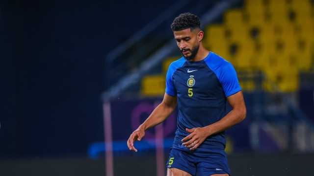 النصر يحسم تجديد عقد عبدالاله العمري