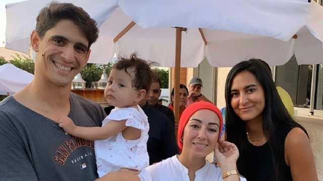ياسين بونو برفقة عائلته.. فيديو وصور