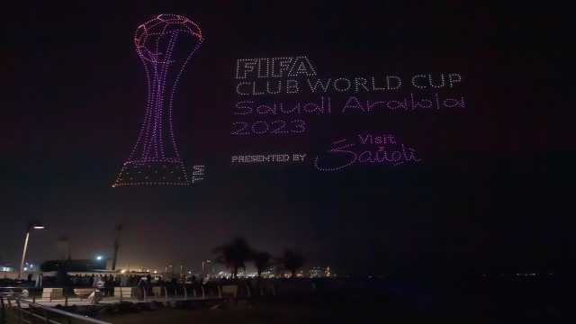 شعار كأس العالم للأندية 2023 يزين كورنيش جدة..صور