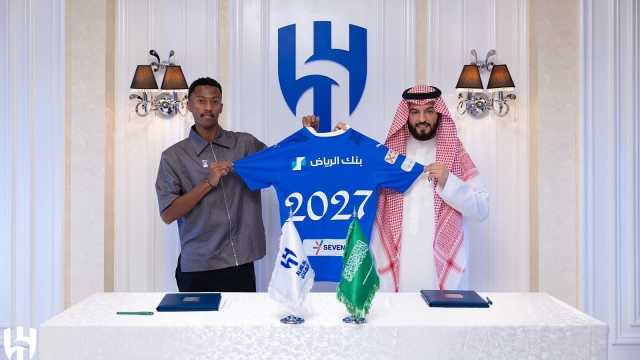 الهلال يجدد عقد ناصر الدوسري رسميًا .. فيديو