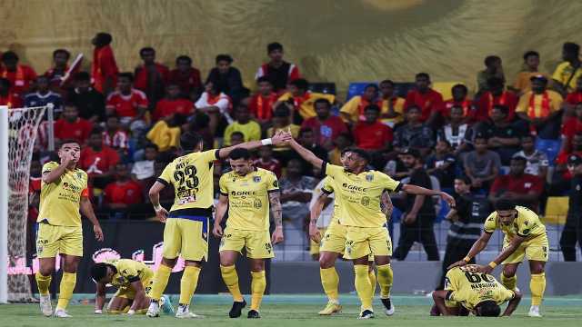 التعاون يتغلب على القادسية بهدفين