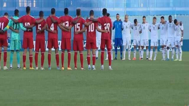 وفاة مساعد مدرب منتخب كوستاريكا بين الشوطين ضد الإمارات..فيديو