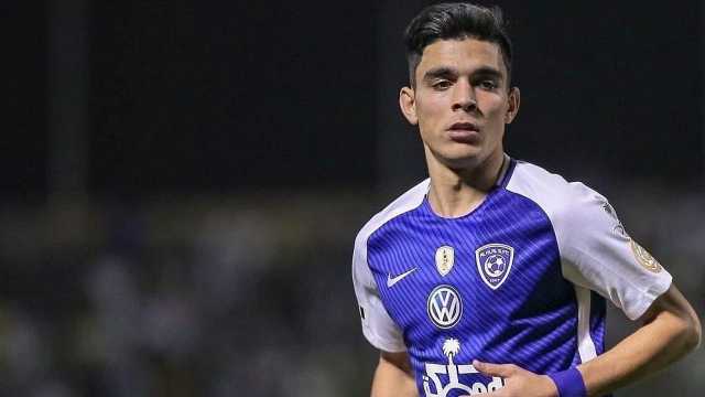 سانتوس البرازيلي يسعى إلى ضم لاعب الهلال السابق