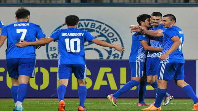 نافباهور يتغلب على مومباي سيتي بثلاثية