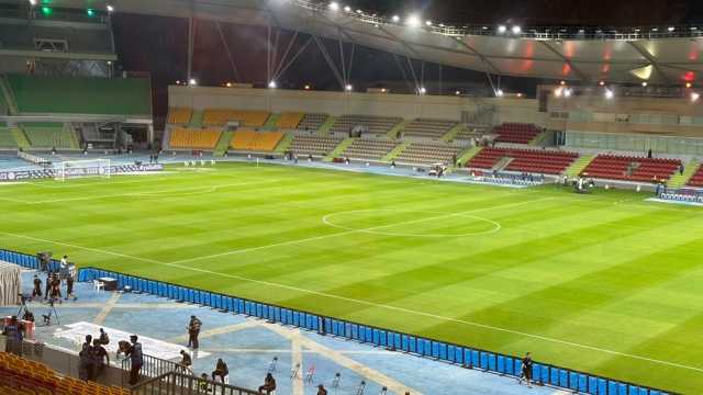 إزالة السياج في كامل المدرجات بملعب الأمير عبدالله الفيصل