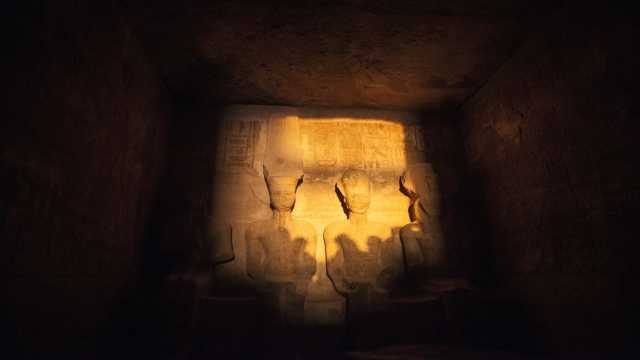 تعامد الشمس على تمثال رمسيس الثاني في مصر