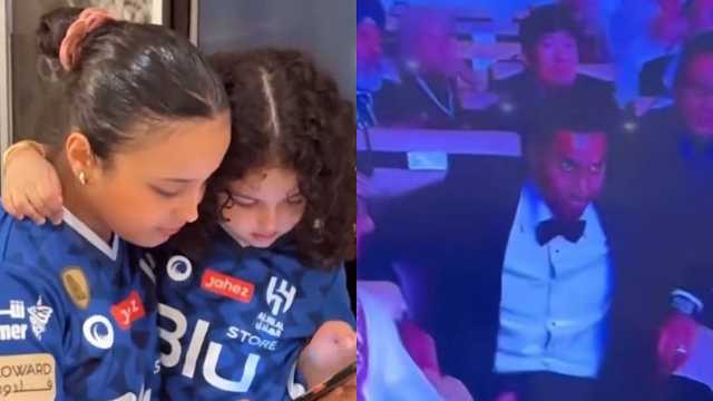 ردة فعل عائلة سالم الدوسري لحظة فوزه بجائزة أفضل لاعب في آسيا .. فيديو