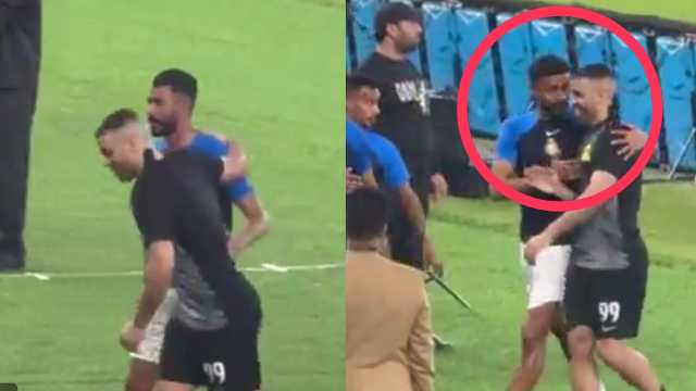 لقاء عفوي بين حمدالله ولاعبي النصر قبل المواجهة..فيديو