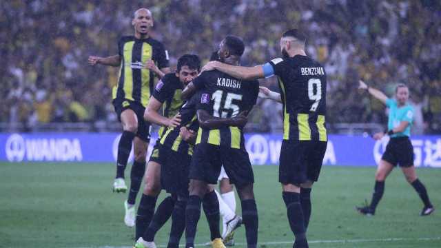 الاتحاد يتغلب على أوكلاند بثلاثية.. صور