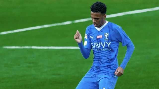 8 أندية تغري لاعب الهلال