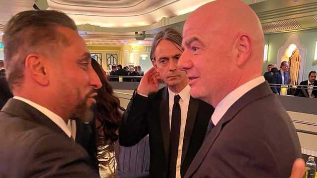 سامي الجابر برفقة رئيس فيفا في حفل جوائز ذا بيست ..صورة