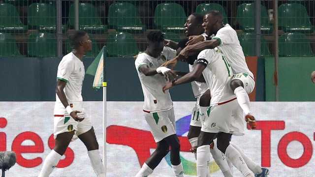 الجزائر تودع أمم أفريقيا وأنغولا تفوز على بوركينا فاسو